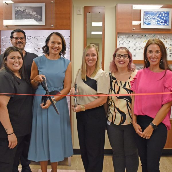 Optometry lens ribbon cutting